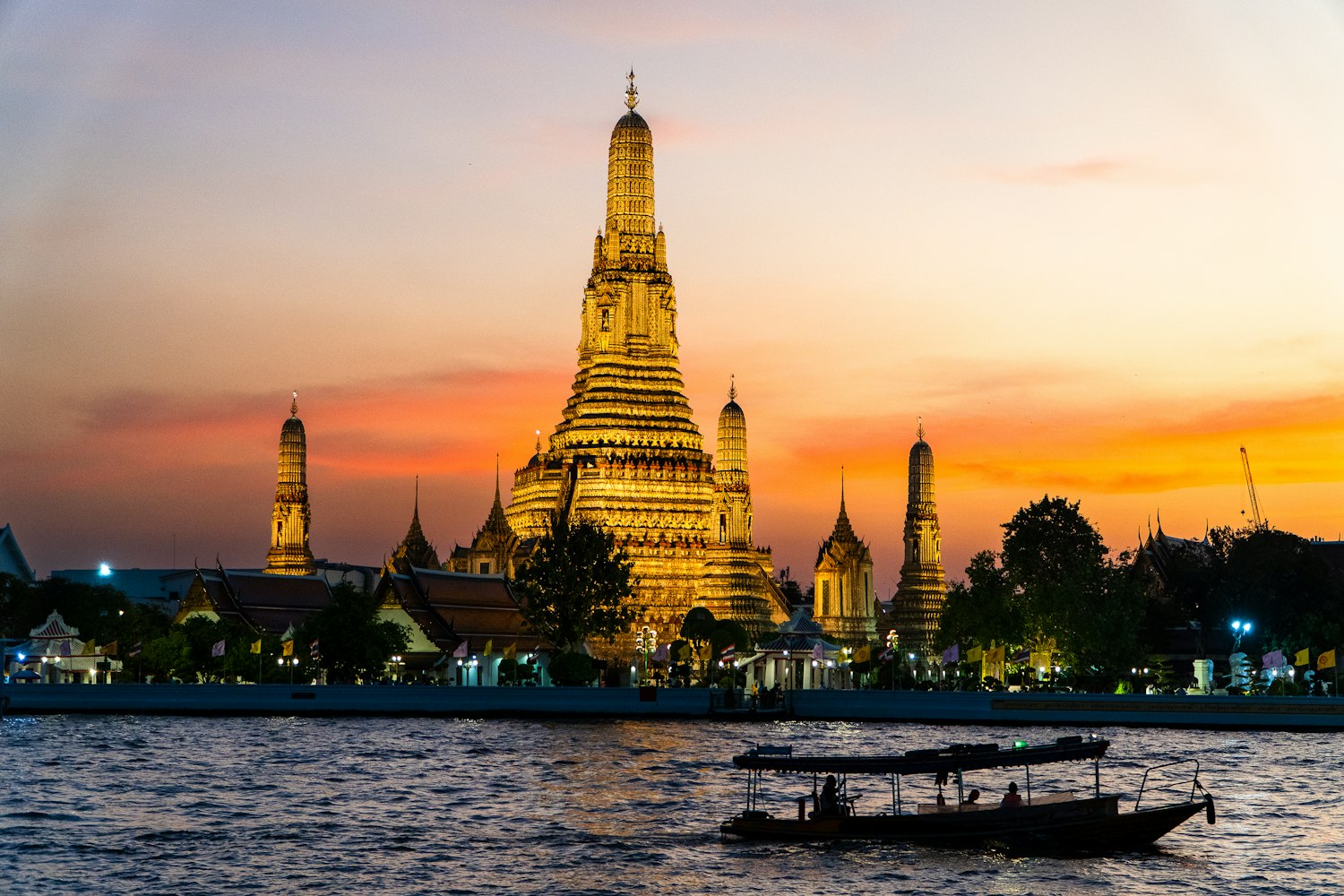Wat Arun temple in Bangkok at sunset